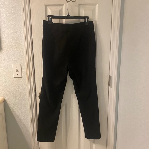 Rafaela Comfort  Slim Leg Black Ankle Pull On Pants NWOT Size 14 - Picture 4 of 9